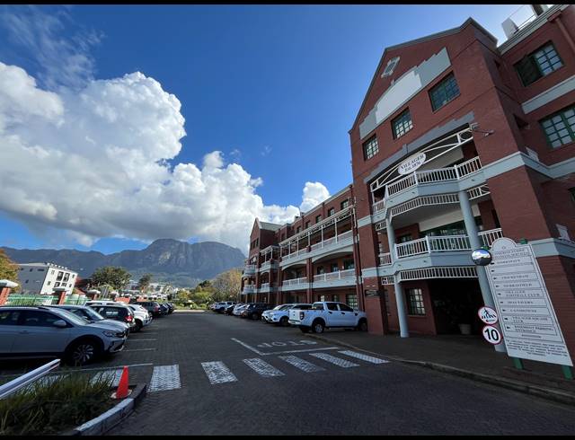 74M² OFFICE TO LET IN CLAREMONT